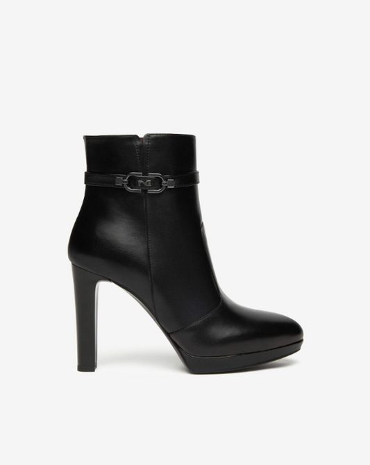 Boots Gisela Noirs article 514520 Chaussures femmes Marque NeroGiardini Italie Cuir Nouvelle collection automne hiver 2025 Magasins France