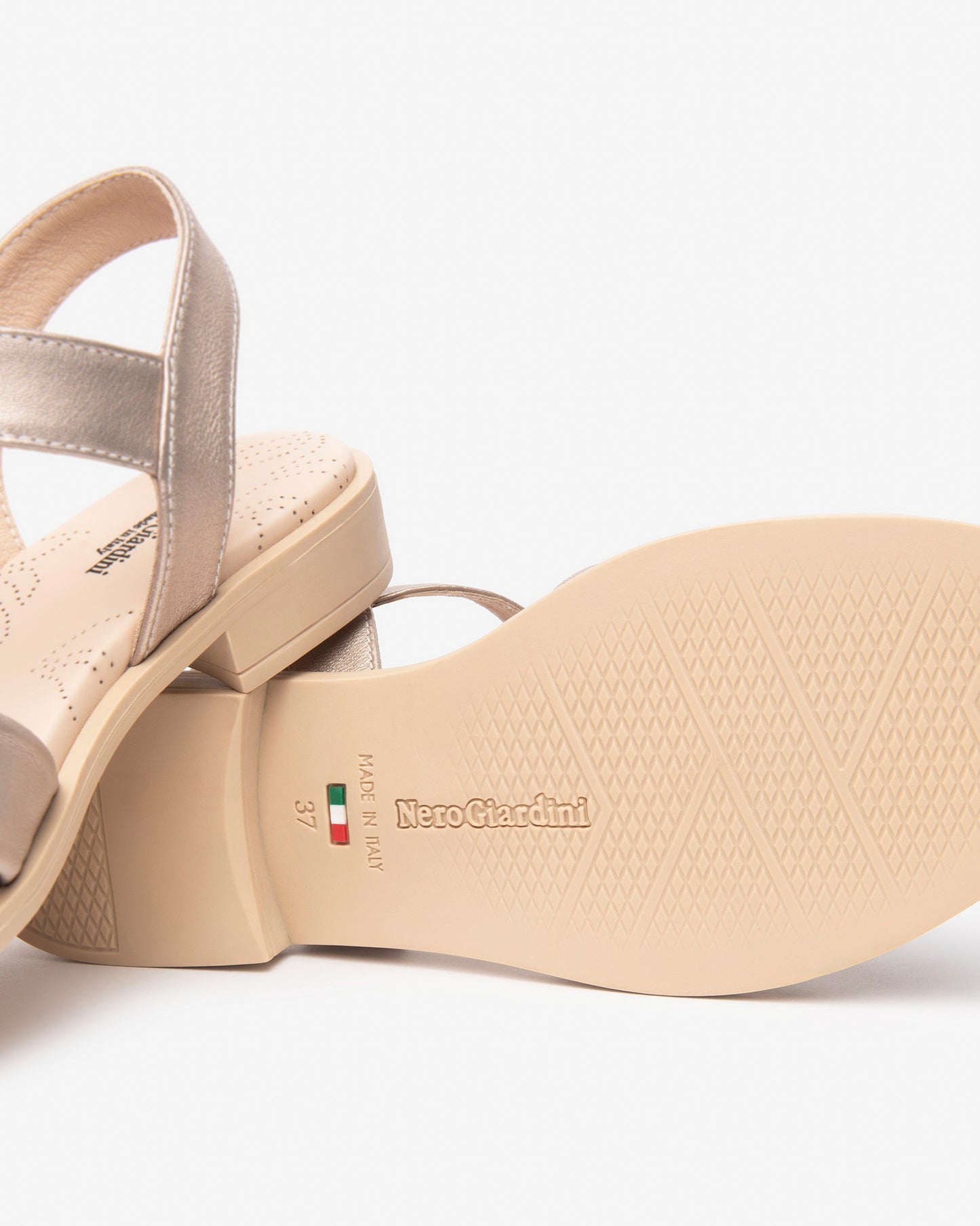 Sandales Armuelles Dorées