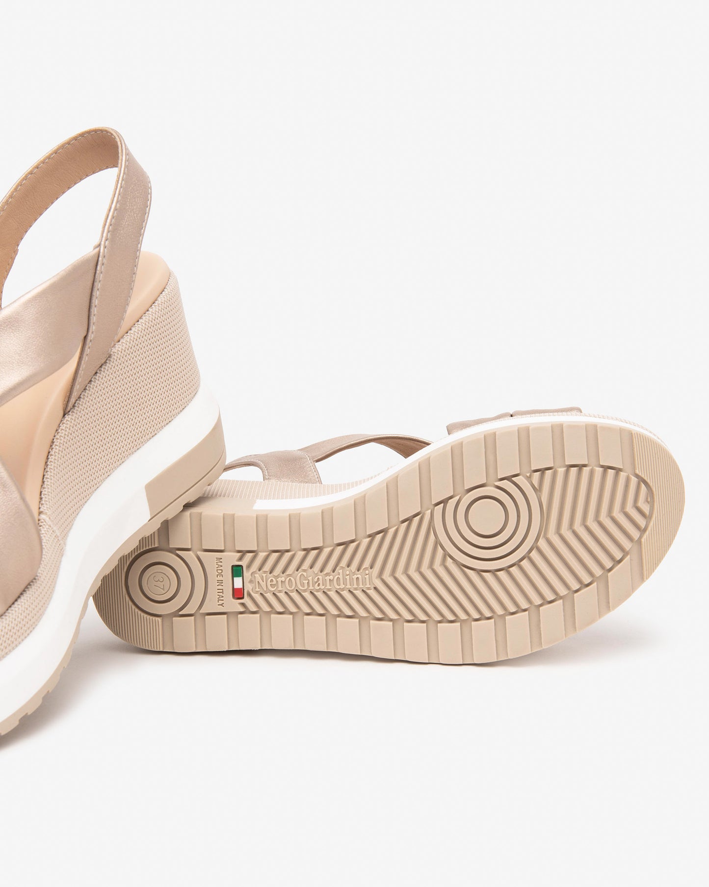 Sandales Pavones Dorées