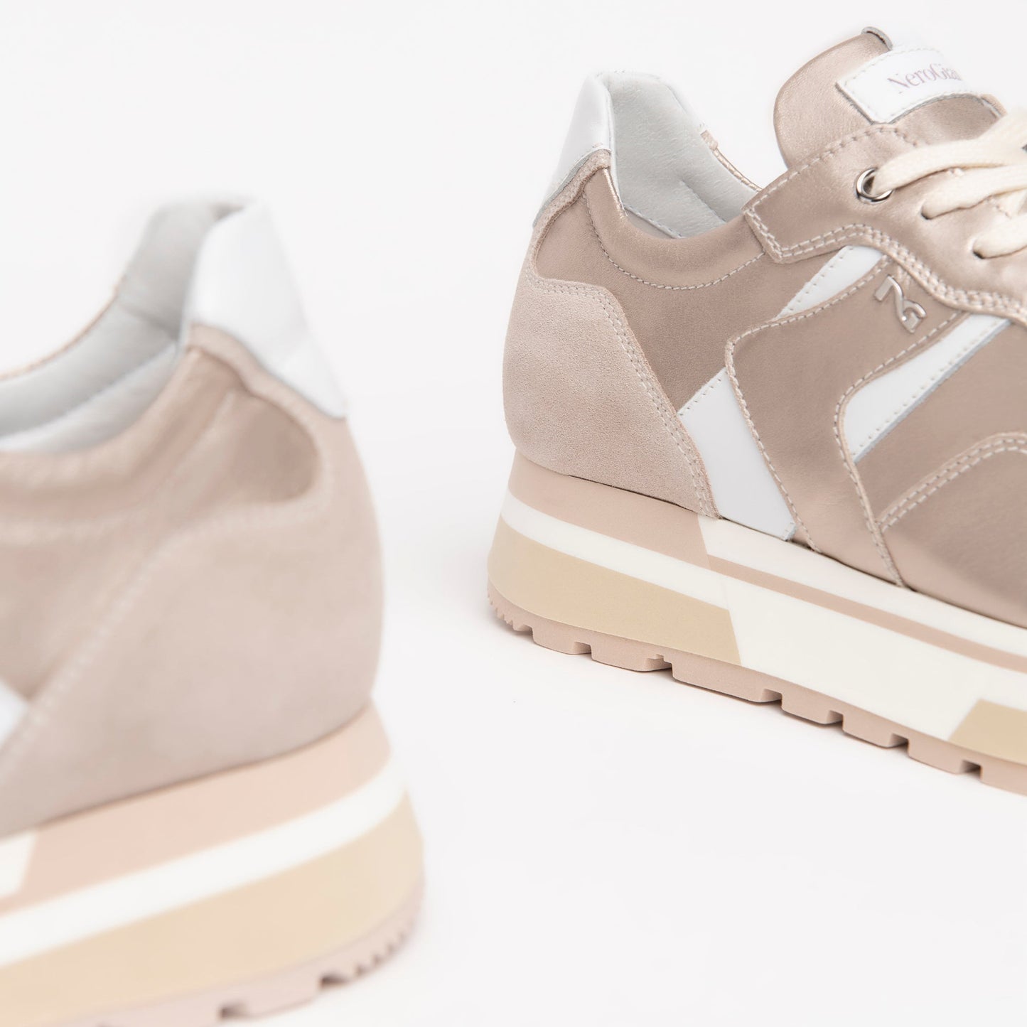 Baskets Cosmos Roses