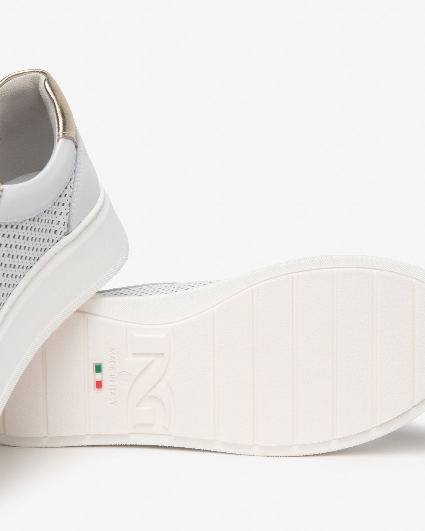 Baskets Pefki Blanches