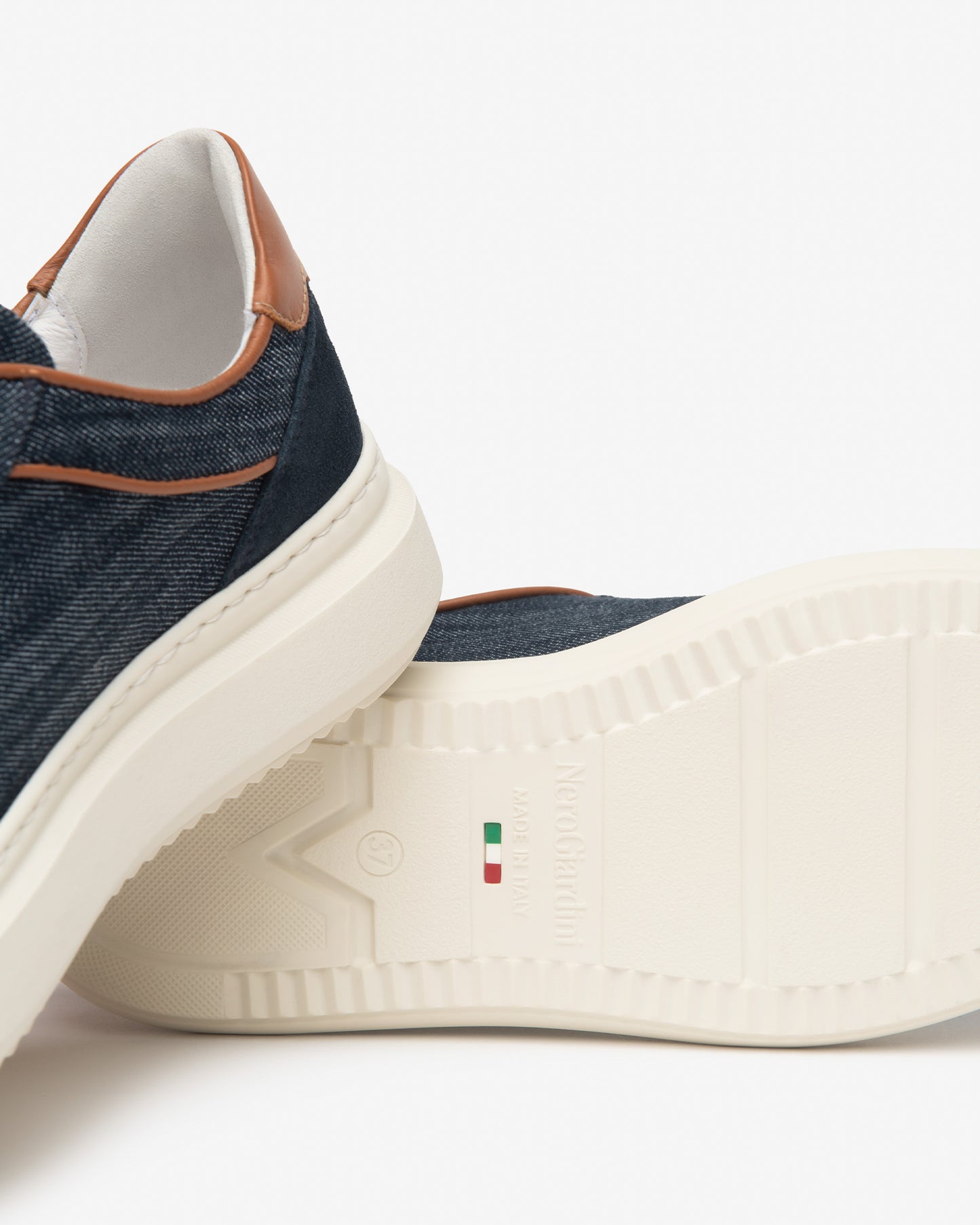 Baskets Darwin Bleues