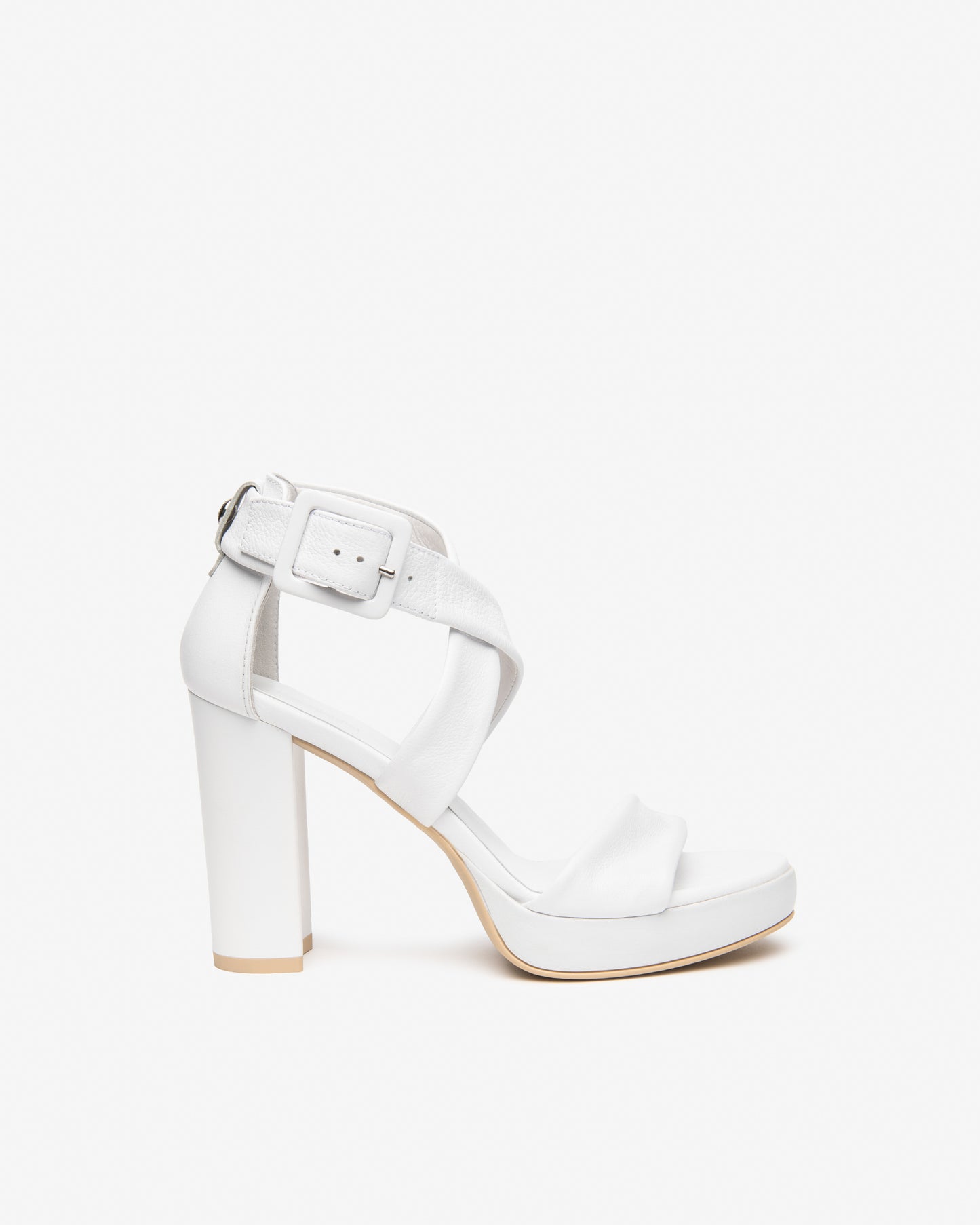 Sandales Brian Blanches article 615800 Nouvelle collection printemps été 2026 Magasins chaussures France marque NeroGiardini Cuir Italien Qualité