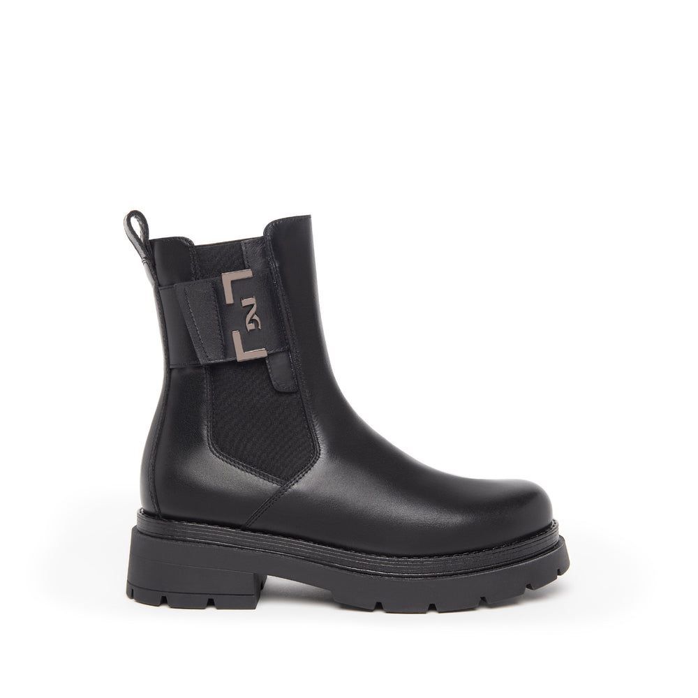 Black Aronia Boots 
