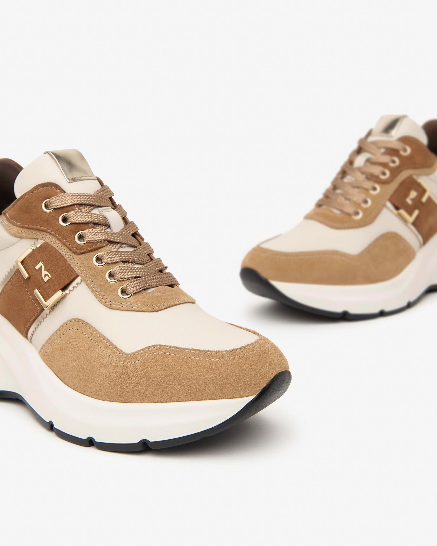 Morus Camel Sneakers