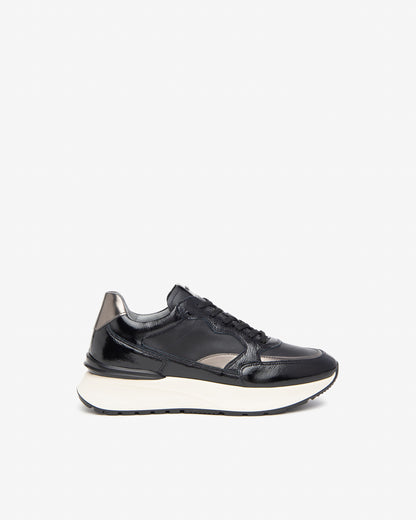 Black Carya Sneakers