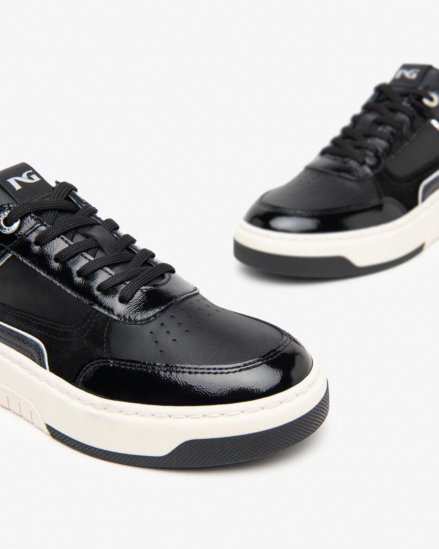 Black Juglans Sneakers