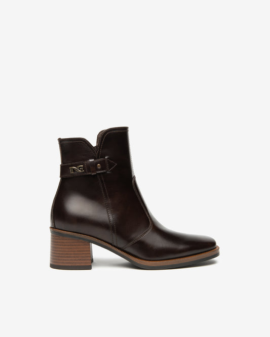 Boots Favskov Bruns article 513831 Chaussures femmes Marque NeroGiardini Italie Cuir Nouvelle collection automne hiver 2025 Magasins France