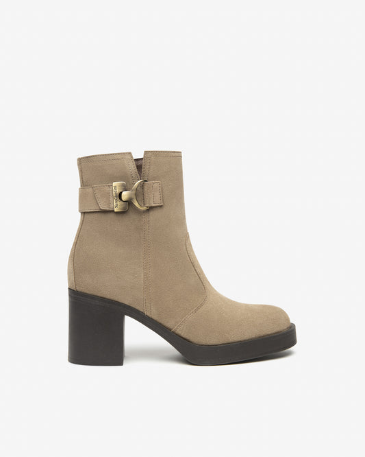 Boots Varde Beiges article 513862 Chaussures femmes Marque NeroGiardini Italie Cuir Nouvelle collection automne hiver 2025 Magasins France