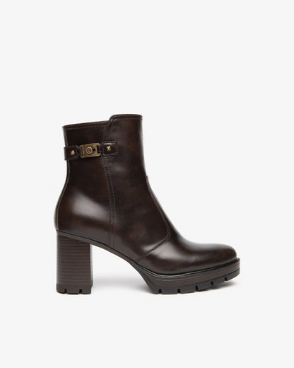 Boots Icone Bruns article 618043 Chaussures femmes Marque NeroGiardini Italie Cuir Nouvelle collection automne hiver 2026 Magasins France
