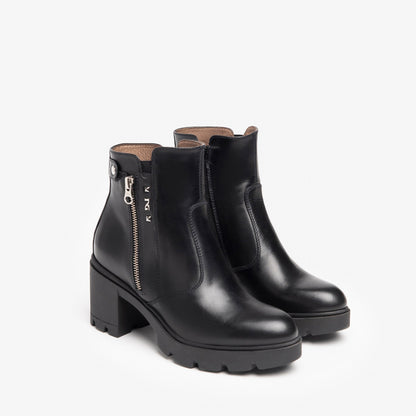 Azusa Boots Black 